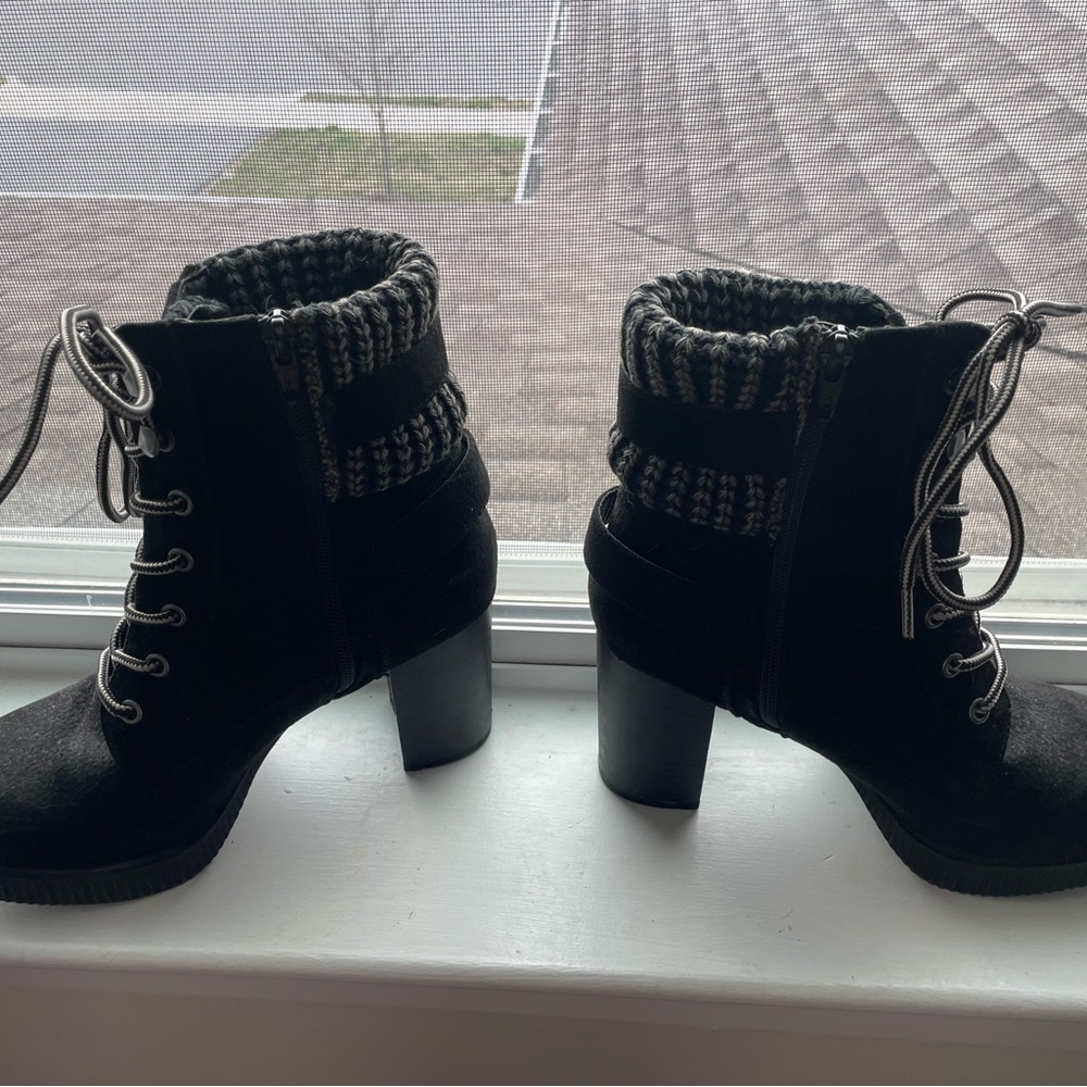 Stylish Black Ankle Boots for Women - Picture 4 of 4